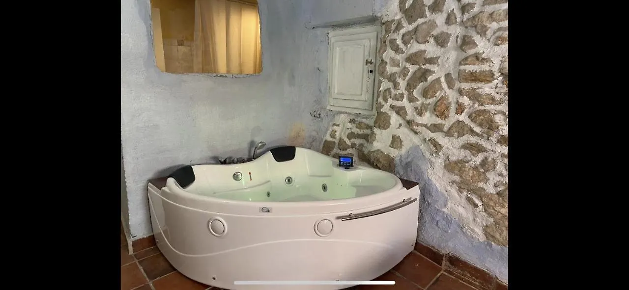 Country house La Olivera Aparthotel Rural Suites Banera Hidro O Jacuzzi Privados Albinyana